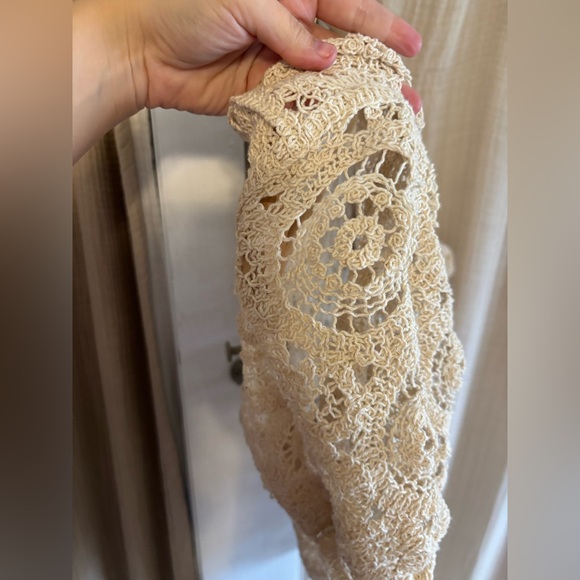 Solitaire Crochet Puff Sleeve Blouse- Large - Picture 5 of 9